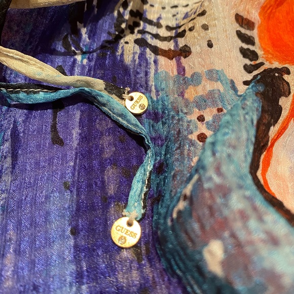 NWT Guess blouse in size XL - Picture 5 of 6